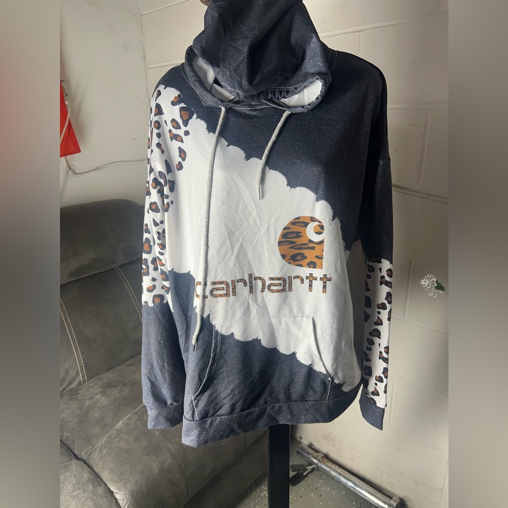 Carhartt  women’s hoodie size Large